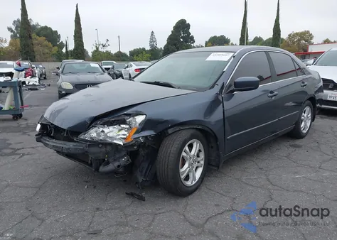2006 Honda Accord 2.4 Ex z USA, uszkodzony, nr VIN 1HGCM56806A182749